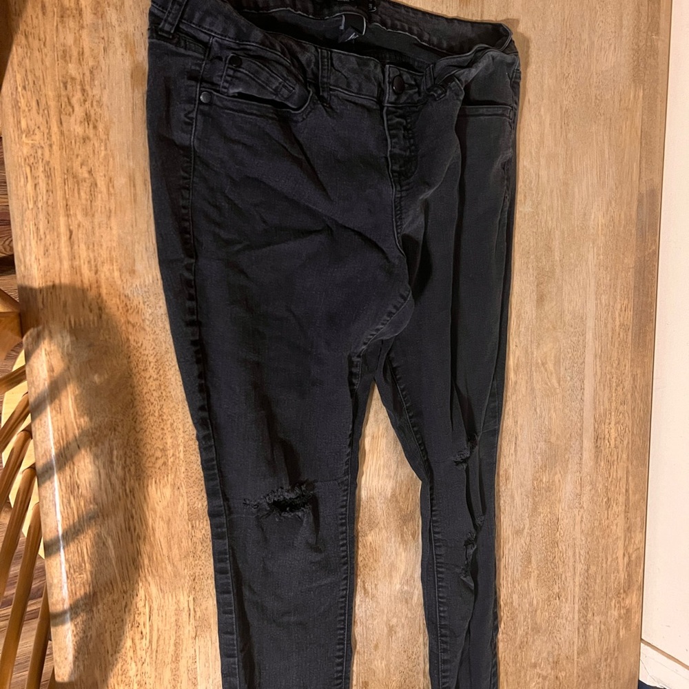Black Distressed Jeans